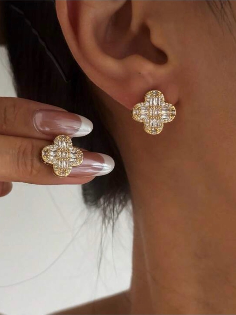 Fashion Jewelry Gold Crystal Clover Stud Earrings